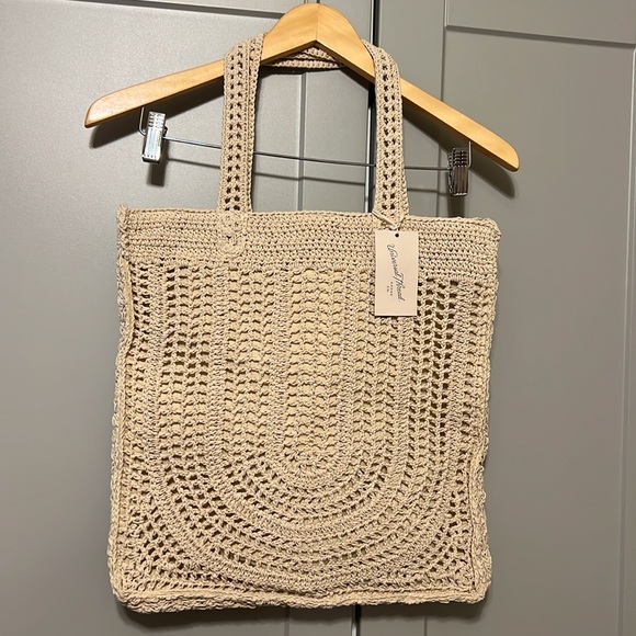 NWT Universal Thread Crochet Tote Shoulder for Beach or Travel - Picture 2 of 5